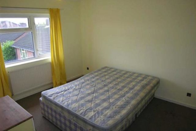  Image of 3 bedroom Semi-Detached house to rent in Fairhurst Drive Walkden Manchester M28 at Fairhurst Drive, Walkden, Manchester M28