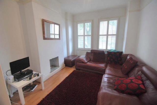  Image of 3 bedroom Terraced house for sale in Lymington Avenue London N22 at Lymington Avenue, Wood Green, London N22
