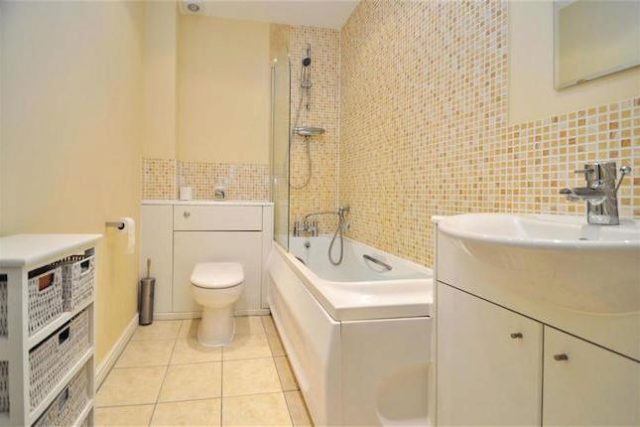  Image of 3 bedroom Town House for sale in Gardenia Road Bromley BR1 at Gardenia Road, Bromley BR1