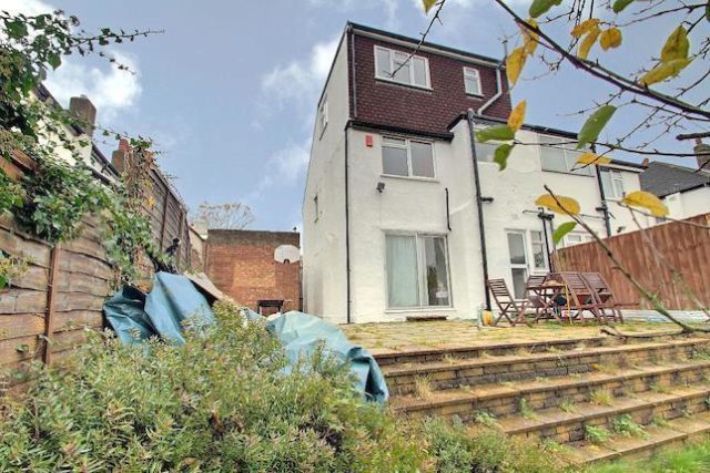  Image of 4 bedroom Semi-Detached house for sale in Warwick Avenue Edgware HA8 at Warwick Avenue, Edgware HA8