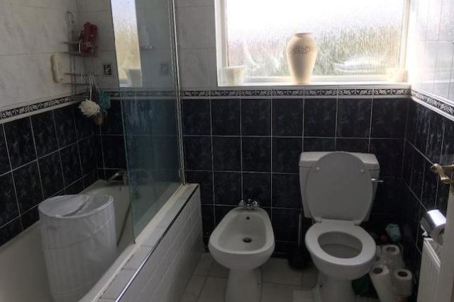  Image of 4 bedroom Semi-Detached house for sale in Warwick Avenue Edgware HA8 at Warwick Avenue, Edgware HA8