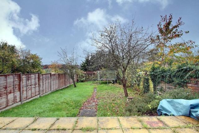  Image of 4 bedroom Semi-Detached house for sale in Warwick Avenue Edgware HA8 at Warwick Avenue, Edgware HA8