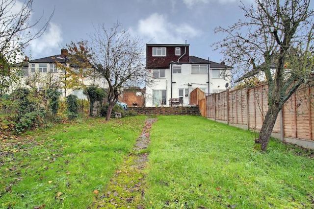  Image of 4 bedroom Semi-Detached house for sale in Warwick Avenue Edgware HA8 at Warwick Avenue, Edgware HA8