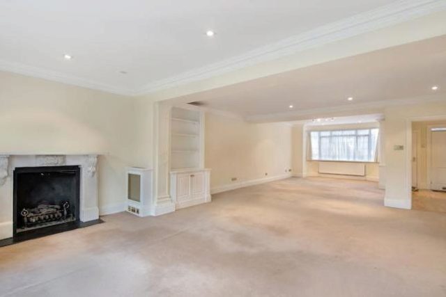  Image of 5 bedroom Detached house to rent in Spencer Drive London N2 at Spencer Drive, Hampstead Garden Suburb N2