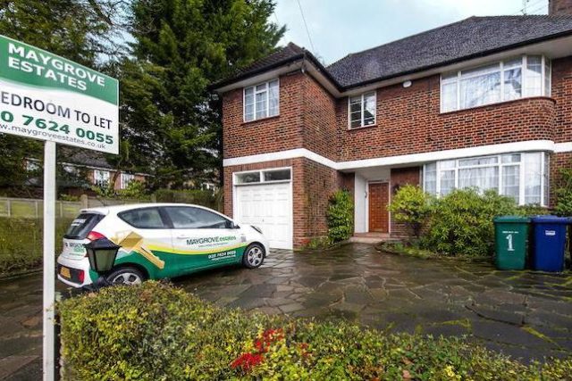  Image of 5 bedroom Detached house to rent in Spencer Drive London N2 at Spencer Drive, Hampstead Garden Suburb N2