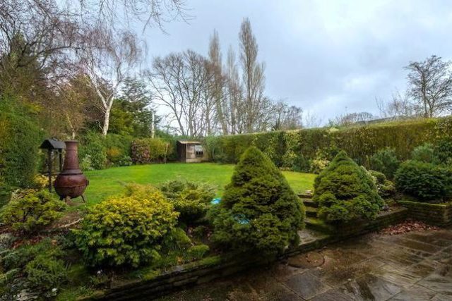  Image of 5 bedroom Detached house to rent in Spencer Drive London N2 at Spencer Drive, Hampstead Garden Suburb N2
