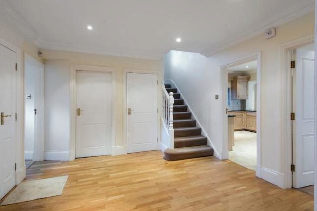  Image of 5 bedroom Detached house to rent in Spencer Drive London N2 at Spencer Drive, Hampstead Garden Suburb N2