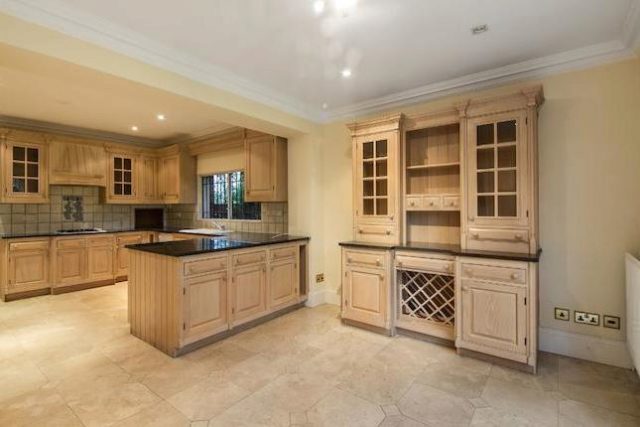 Image of 5 bedroom Detached house to rent in Spencer Drive London N2 at Spencer Drive, Hampstead Garden Suburb N2