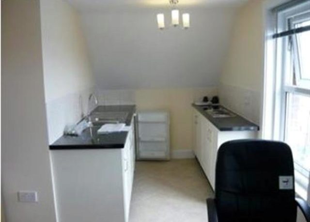  Image of Room to rent in Maple Road Poole BH15 at Maple Road, Poole BH15