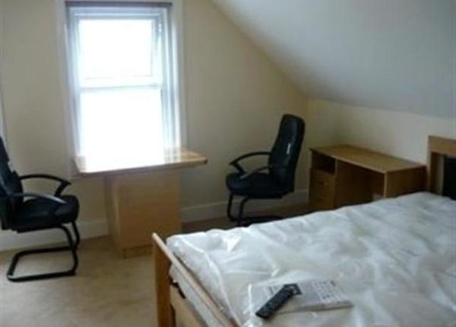  Image of Room to rent in Maple Road Poole BH15 at Maple Road, Poole BH15