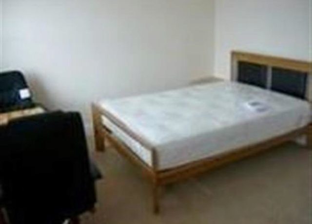  Image of Room to rent in Maple Road Poole BH15 at Maple Road, Poole BH15