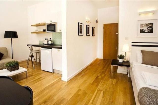  Image of Studio flat to rent in Inverness Terrace London W2 at Inverness Terrace, Bayswater Road, London W2
