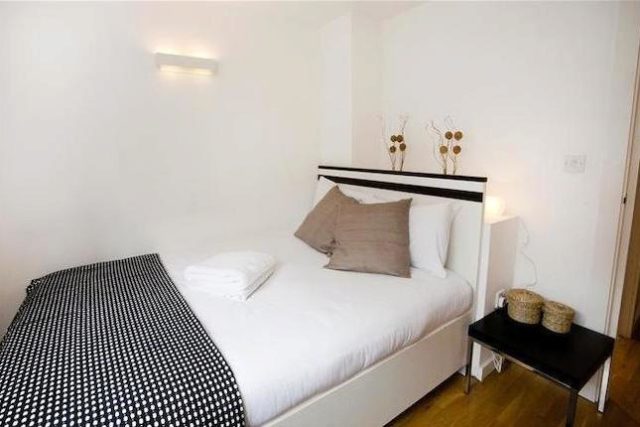  Image of Studio flat to rent in Inverness Terrace London W2 at Inverness Terrace, Bayswater Road, London W2