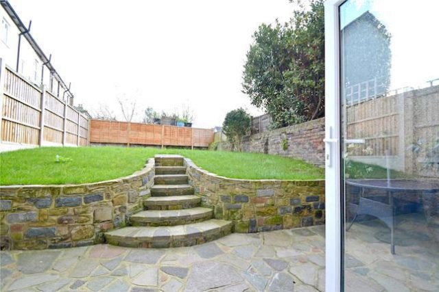  Image of 1 bedroom Flat to rent in Grant Road Addiscombe Croydon CR0 at Grant Road, Addiscombe, Croydon CR0
