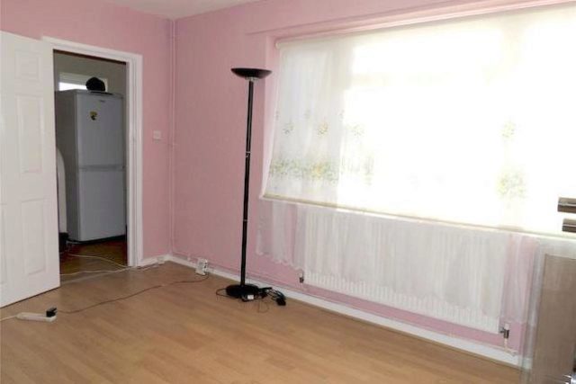  Image of 3 bedroom Semi-Detached house for sale in Chaucer Green Croydon CR0 at Chaucer Green, Croydon CR0