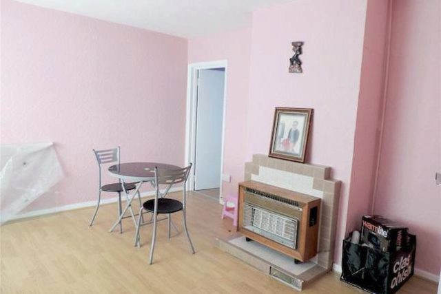  Image of 3 bedroom Semi-Detached house for sale in Chaucer Green Croydon CR0 at Chaucer Green, Croydon CR0