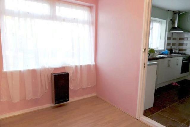  Image of 3 bedroom Semi-Detached house for sale in Chaucer Green Croydon CR0 at Chaucer Green, Croydon CR0