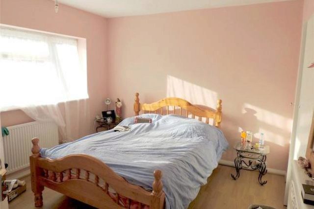  Image of 3 bedroom Semi-Detached house for sale in Chaucer Green Croydon CR0 at Chaucer Green, Croydon CR0