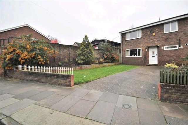  Image of 4 bedroom Semi-Detached house for sale in Victoria Way London SE7 at Victoria Way, London SE7