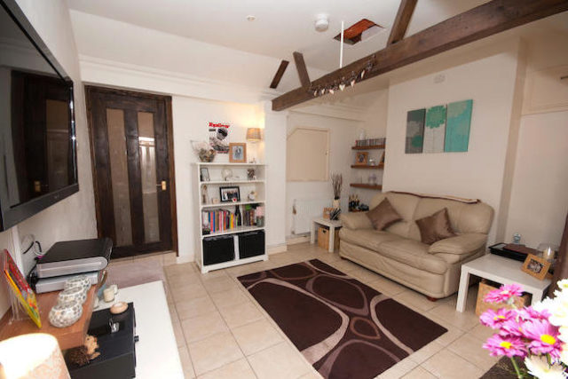  Image of 1 bedroom Bungalow to rent in Windmill Road Mortimer Common Reading RG7 at Windmill Road, Mortimer RG7