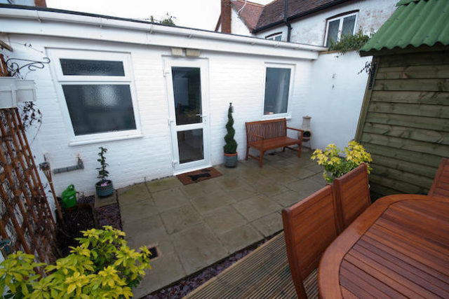 Image of 1 bedroom Bungalow to rent in Windmill Road Mortimer Common Reading RG7 at Windmill Road, Mortimer RG7