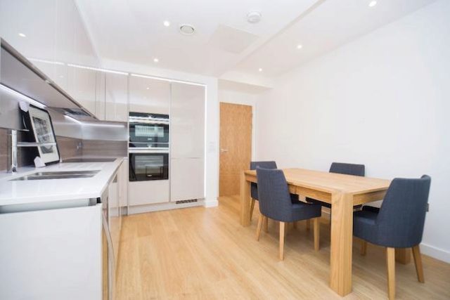  Image of 1 bedroom Flat to rent in Holland Park Avenue London W11 at Holland Park Avenue, London W11