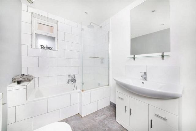  Image of 1 bedroom Maisonette for sale in Elgin Road Addiscombe Croydon CR0 at Elgin Road, Addiscombe, Croydon CR0