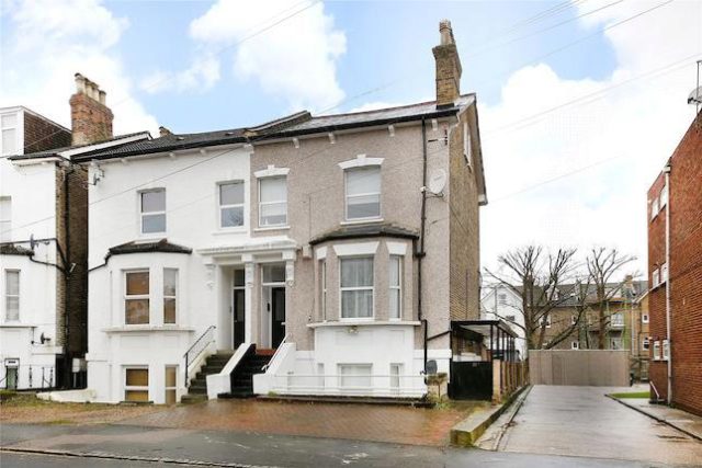  Image of 1 bedroom Maisonette for sale in Elgin Road Addiscombe Croydon CR0 at Elgin Road, Addiscombe, Croydon CR0