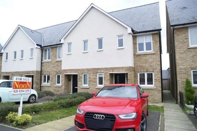  Image of 2 bedroom End of Terrace for sale in Parkview Way Epsom KT19 at Parkview Way, Epsom KT19