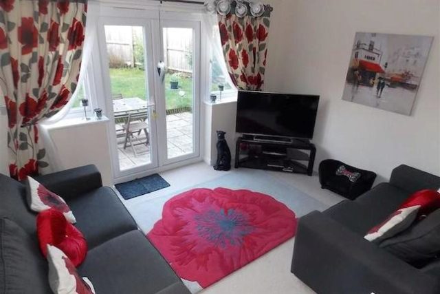  Image of 2 bedroom End of Terrace to rent in Heol Gruffydd Rhydyfelin Pontypridd CF37 at Heol Gruffydd, Rhydfelin, Pontypridd CF37