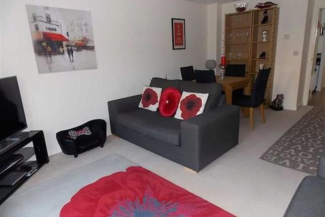  Image of 2 bedroom End of Terrace to rent in Heol Gruffydd Rhydyfelin Pontypridd CF37 at Heol Gruffydd, Rhydfelin, Pontypridd CF37