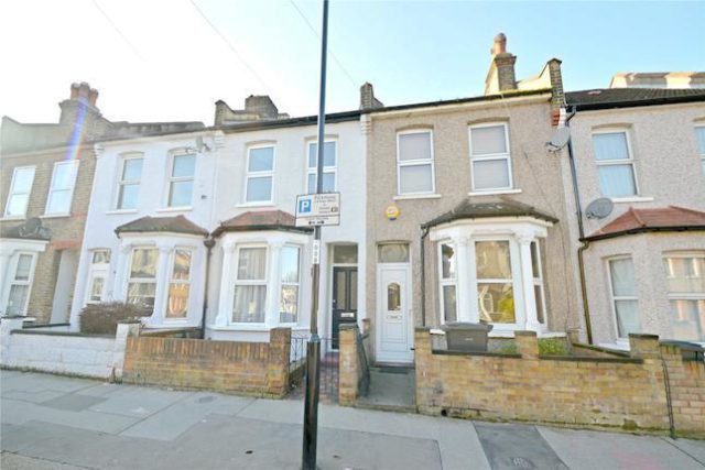  Image of 2 bedroom Terraced house to rent in Lebanon Road Addiscombe Croydon CR0 at Lebanon Road, Addiscombe, Croydon CR0