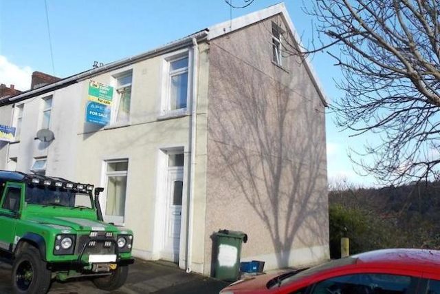  Image of 3 bedroom End of Terrace for sale in Cliff Terrace Treforest Pontypridd CF37 at Cliff Terrace, Treforest, Pontypridd CF37