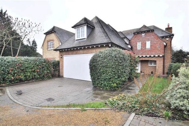  Image of 4 bedroom Detached house for sale in Laurel Gardens Bickley Bromley BR1 at Laurel Gardens, Bickley, Bromley BR1