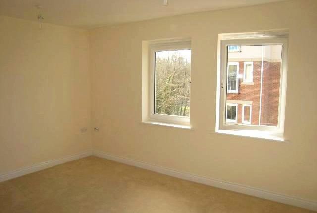  Image of 1 bedroom Flat to rent in Queripel Close Tunbridge Wells TN2 at Queripel Close, Tunbridge Wells TN2
