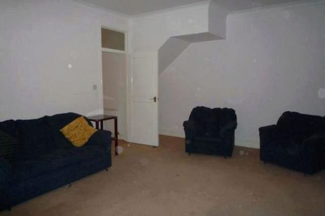  Image of 1 bedroom Flat to rent in Green Lanes London N13 at Green Lanes, Palmers Green, London N13