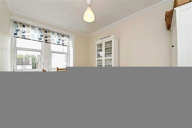  Image of 2 bedroom Flat for sale in Long Lane London N3 at Long Lane, Finchley, London N3