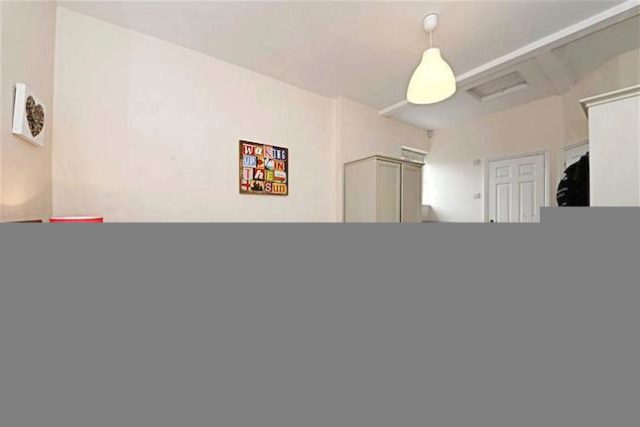  Image of 2 bedroom Flat for sale in Long Lane London N3 at Long Lane, Finchley, London N3