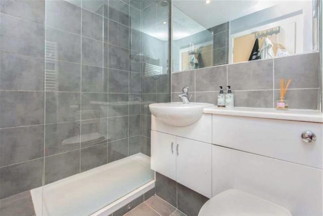  Image of 2 bedroom Flat for sale in Long Lane London SE1 at Fossill Court, 217 Long Lane, London Bridge, London SE1