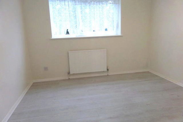  Image of 2 bedroom Flat to rent in Hazelmere Close Northolt UB5 at Hazelmere Road, Northolt UB5
