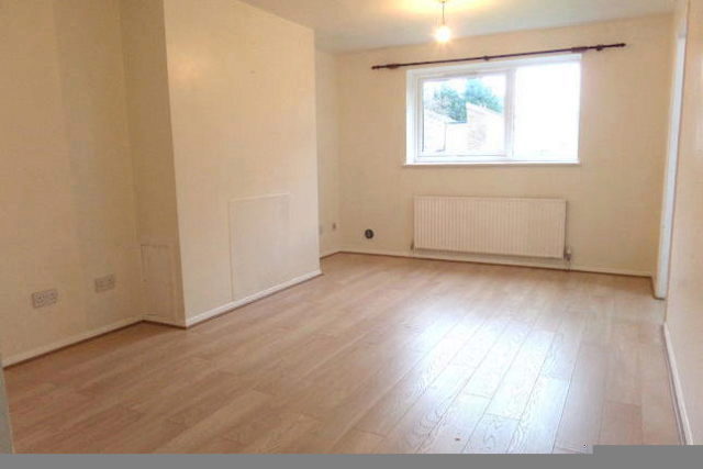  Image of 2 bedroom Flat to rent in Hazelmere Close Northolt UB5 at Hazelmere Road, Northolt UB5