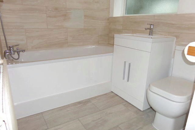  Image of 2 bedroom Flat to rent in Hazelmere Close Northolt UB5 at Hazelmere Road, Northolt UB5