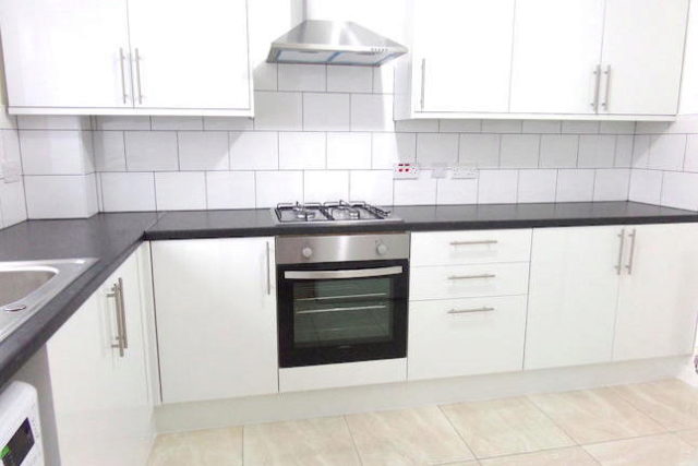  Image of 2 bedroom Flat to rent in Hazelmere Close Northolt UB5 at Hazelmere Road, Northolt UB5