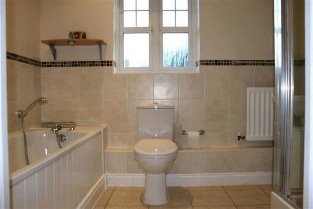  Image of 2 bedroom Flat to rent in Shillingford Close London NW7 at Shillingford Close, Mill Hill, London NW7