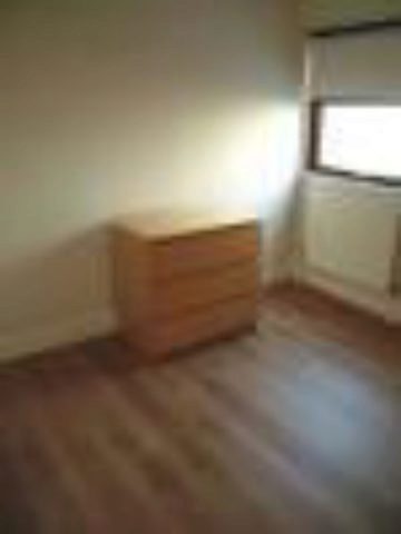  Image of 2 bedroom Flat to rent in Royal Court Kings Road Reading RG1 at Royal Court, Reading RG1