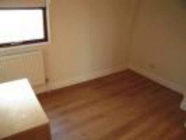  Image of 2 bedroom Flat to rent in Royal Court Kings Road Reading RG1 at Royal Court, Reading RG1