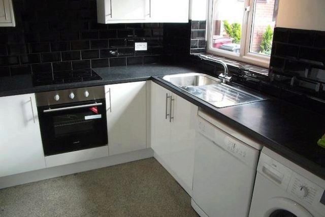  Image of 2 bedroom Terraced house to rent in Centurion Close Reading RG1 at Centurion Close, Reading RG1