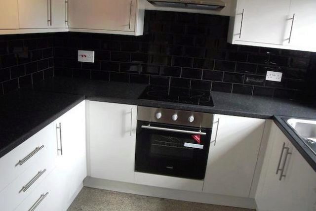  Image of 2 bedroom Terraced house to rent in Centurion Close Reading RG1 at Centurion Close, Reading RG1