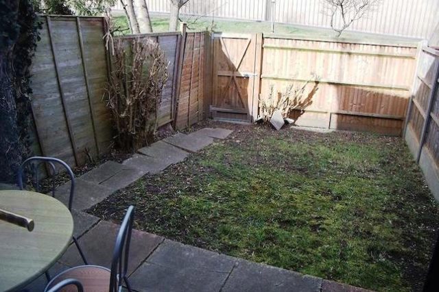  Image of 2 bedroom Terraced house to rent in Centurion Close Reading RG1 at Centurion Close, Reading RG1