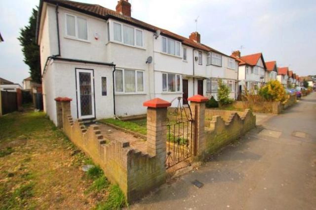  Image of 3 bedroom Semi-Detached house to rent in Sipson Road West Drayton UB7 at Sipson Road, West Drayton, Middlesex UB7